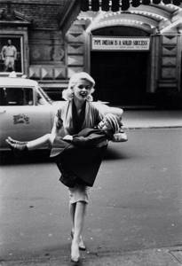 Актриса Джейн Мэнсфилд с дочерью в Нью-Йорке, 1955 год