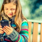 how to distract your child from the phone