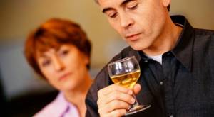 как правильно вести себя с алкоголиком мужем
