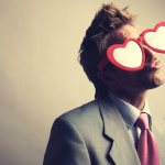 Как ведёт себя любящий мужчина