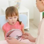 Лечение заикания у взрослых и детей: работа с логопедом