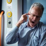 муж кричит на жену