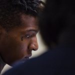 мужчина с отрешенным взглядом