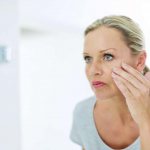 Почему дергается верхняя губа: основные причины, что делать