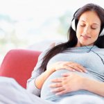 прослушивание спокойной музыки снижает уровень стресса у беременных