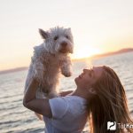 Женщина со своим питомцем